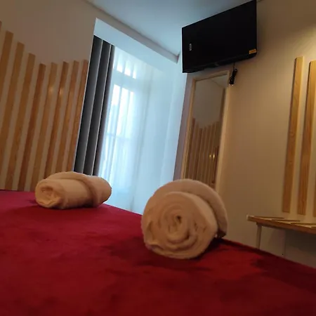 Bacalhoeiros 125 Otel 2*