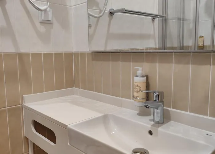 Hotel Bacalhoeiros 125 2*