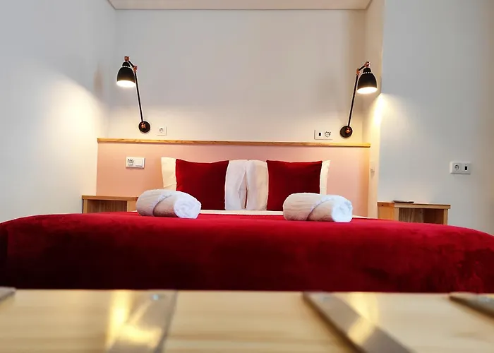 Bacalhoeiros 125 Hotel