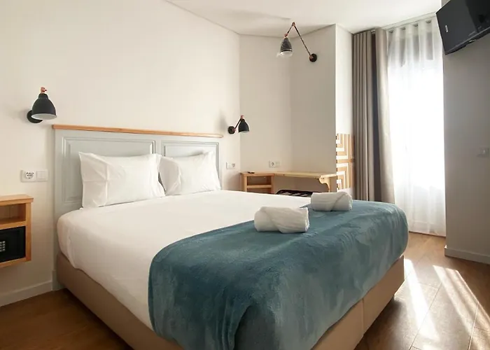 Bacalhoeiros 125 Hotel