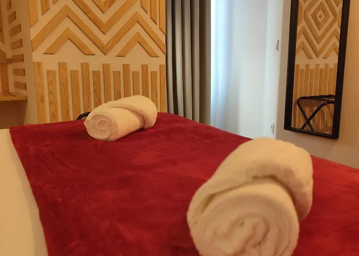 Bacalhoeiros 125 Hotel 2*