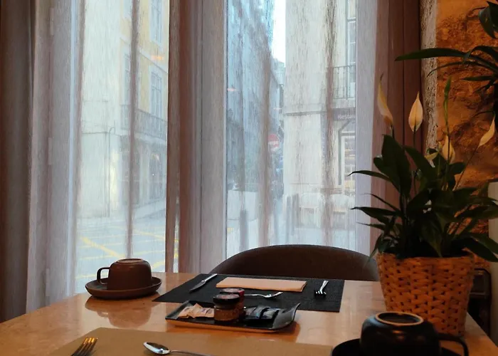 Bacalhoeiros 125 Hotel