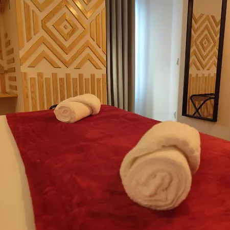 Bacalhoeiros 125 Hotel 2*